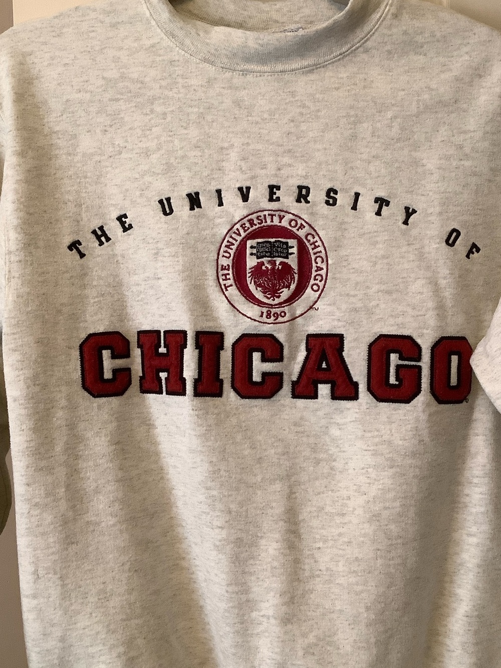 Vintage University of Chicago Sweatshirt in Light Gray with Maroon Chicago Logo - Picture 2 of 8